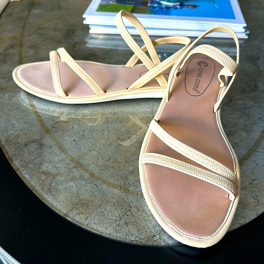 Corso Como 9 yellow sandal EUC